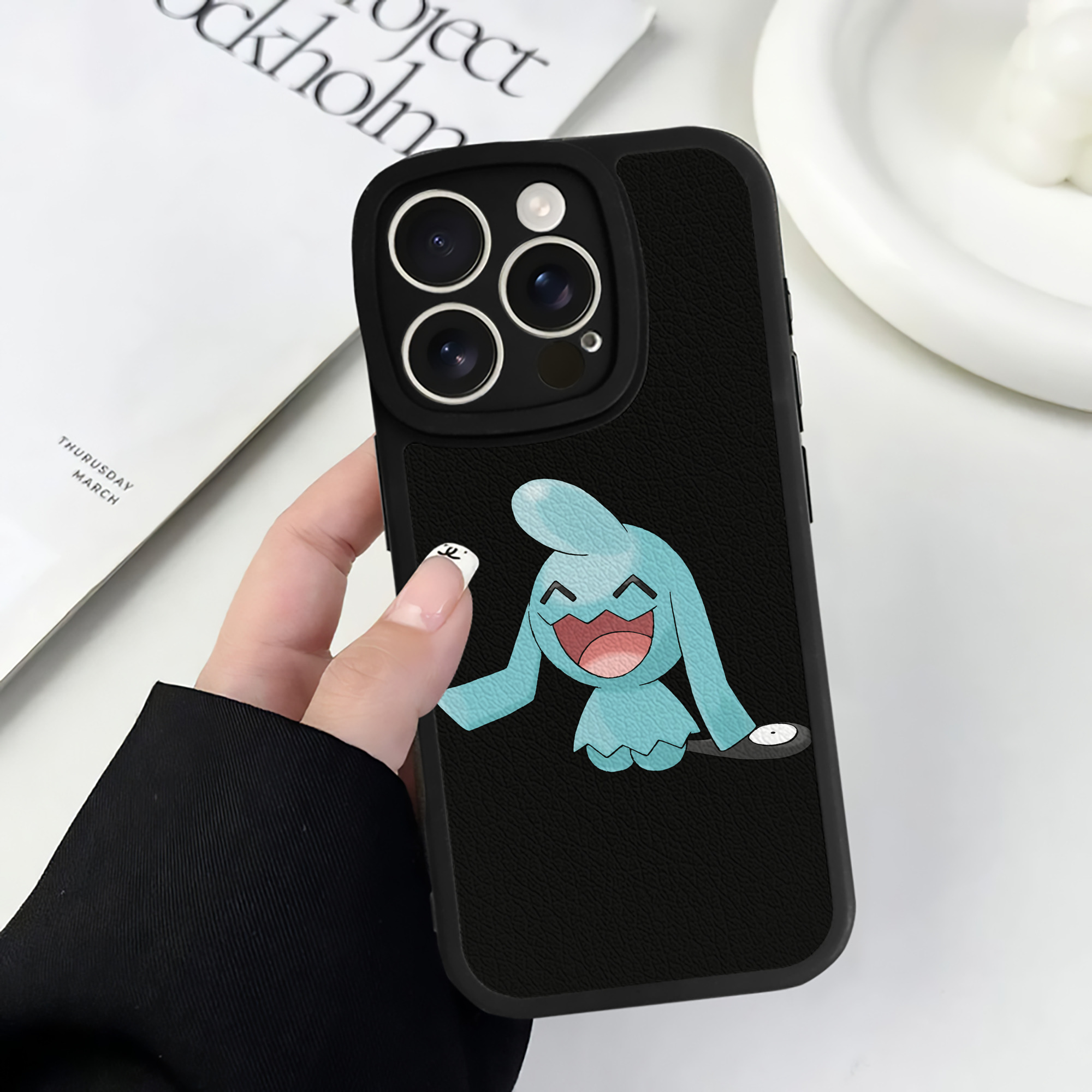 （画像用） ポケットモンスター Pokémon 【iPhone 16シリーズ対応】シリコンスマホケース（レザー調） 材質：シリコン